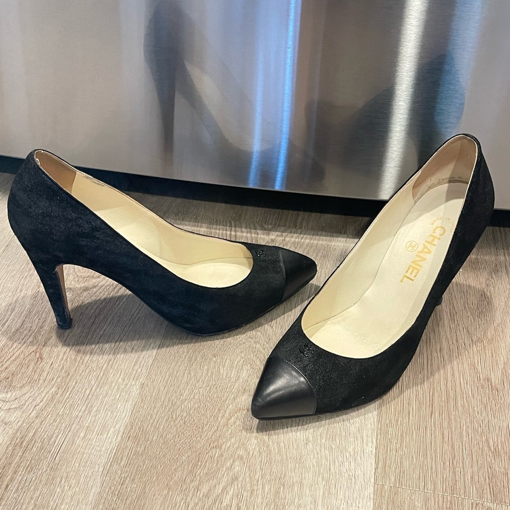 *Gorgeous* CHANEL Pumps